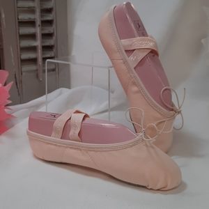 Child Capezio Sculpture ll Canvas Ballet Shoe